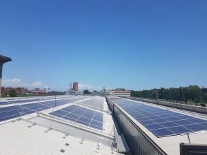 pannelli solari tetto obiettivo carbon neutral 2030